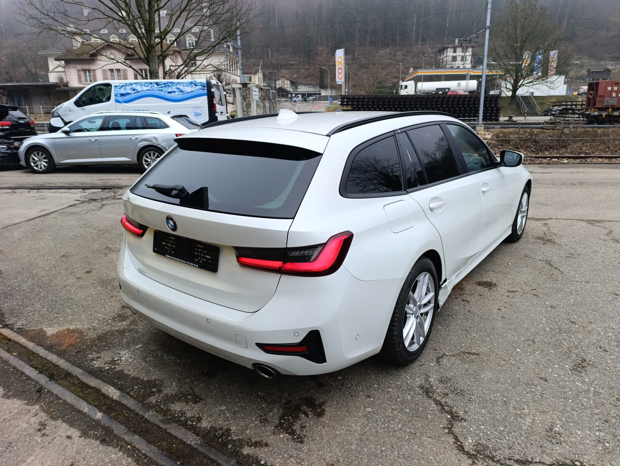 BMW 320d xDrive 48V Touring Steptronic — slika 4