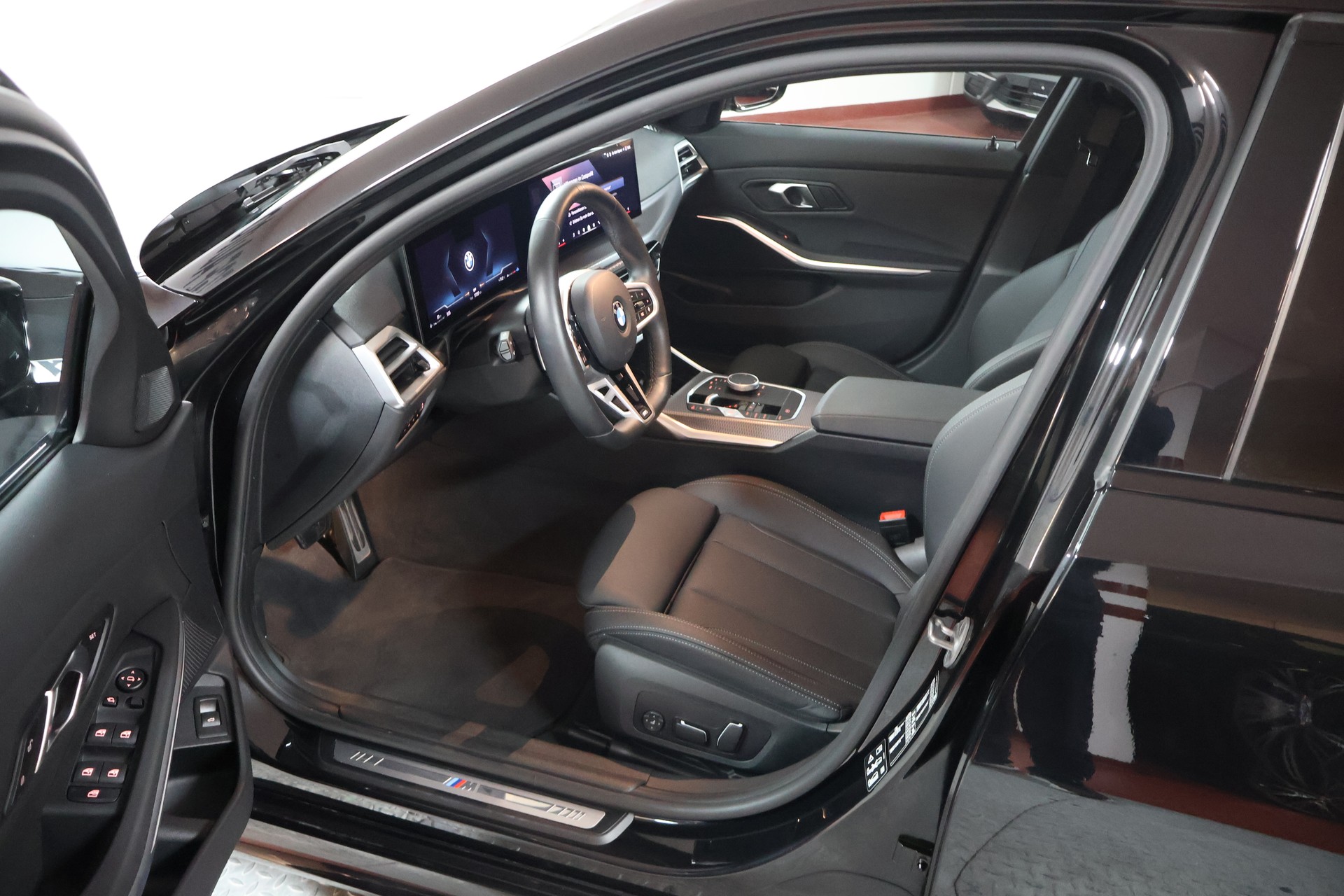 BMW 320d xDrive 48V Touring Steptronic M Sport-image-7