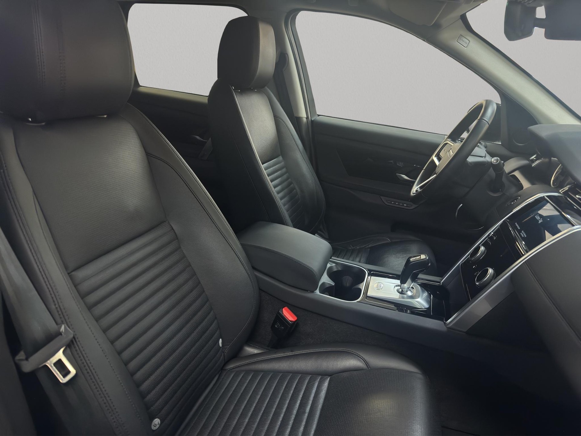 LAND ROVER Discovery Sport 2.0 SD4 200 SE-image-8