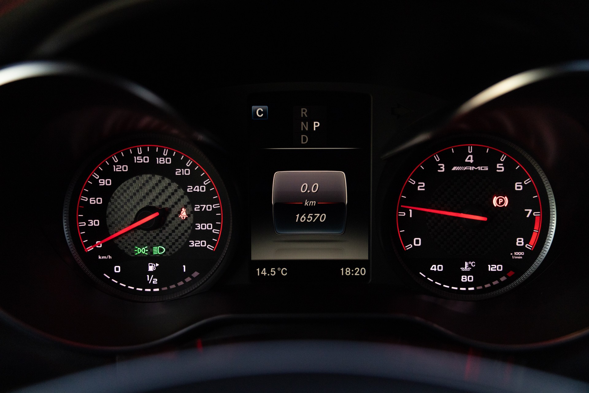 MERCEDES-BENZ GLC 63 S AMG 4Matic+ 9G-Tronic-image-17