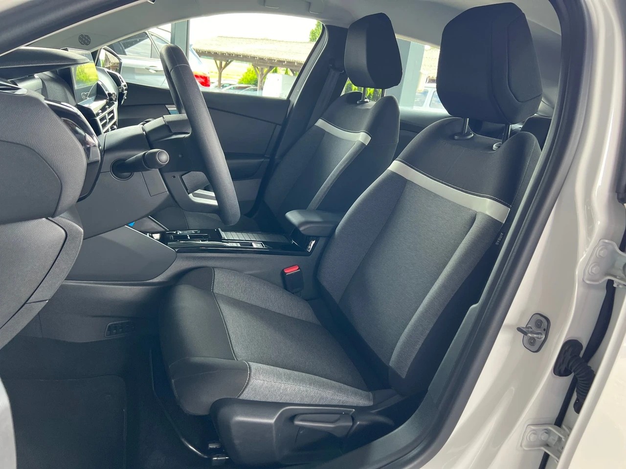 CITROEN C4 Electric Live Pack-image-12