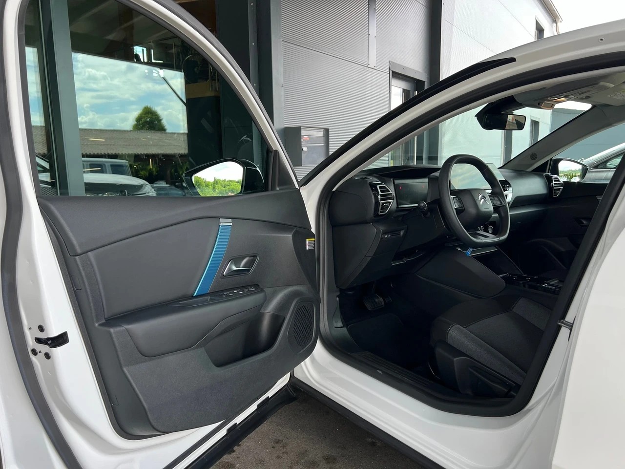 CITROEN C4 Electric Live Pack-image-11