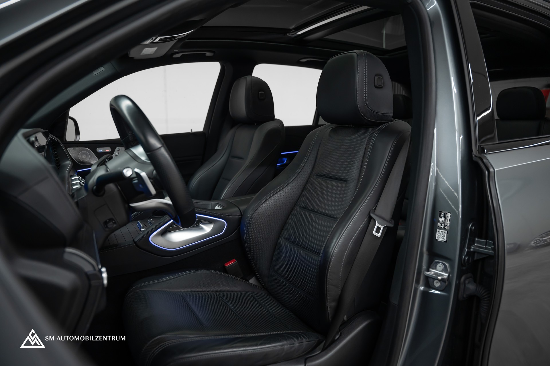 MERCEDES-BENZ GLE 350 d AMG Line 4matic / Head-Up / Panorama / Burmester-image-19