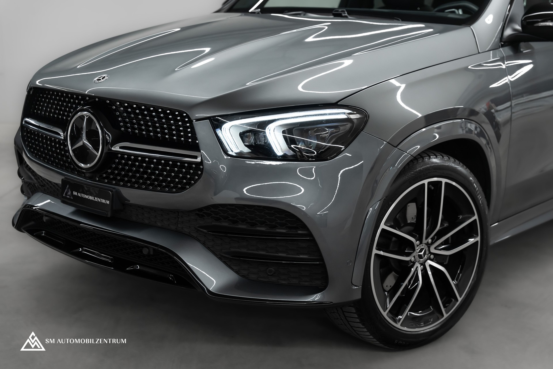 MERCEDES-BENZ GLE 350 d AMG Line 4matic / Head-Up / Panorama / Burmester-image-3
