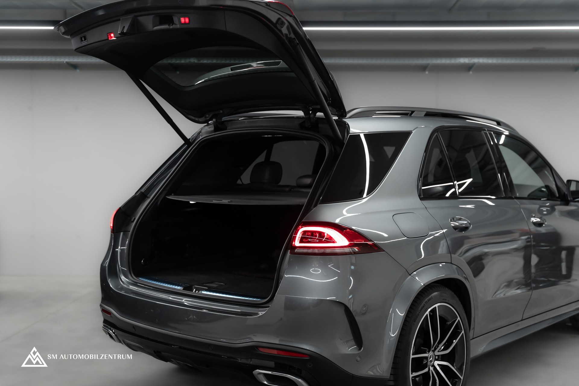 MERCEDES-BENZ GLE 350 d AMG Line 4matic / Head-Up / Panorama / Burmester-image-11