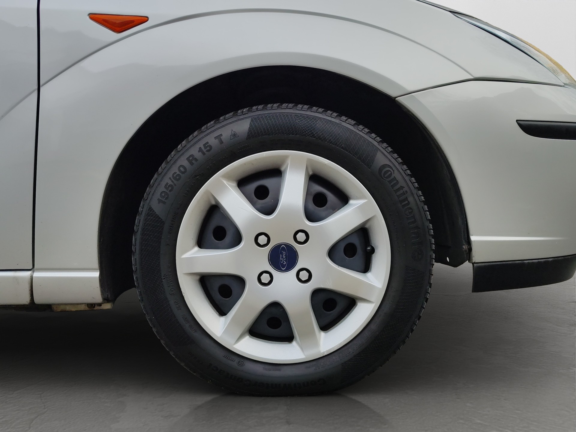FORD Focus 1.6i 16V Carving-image-20