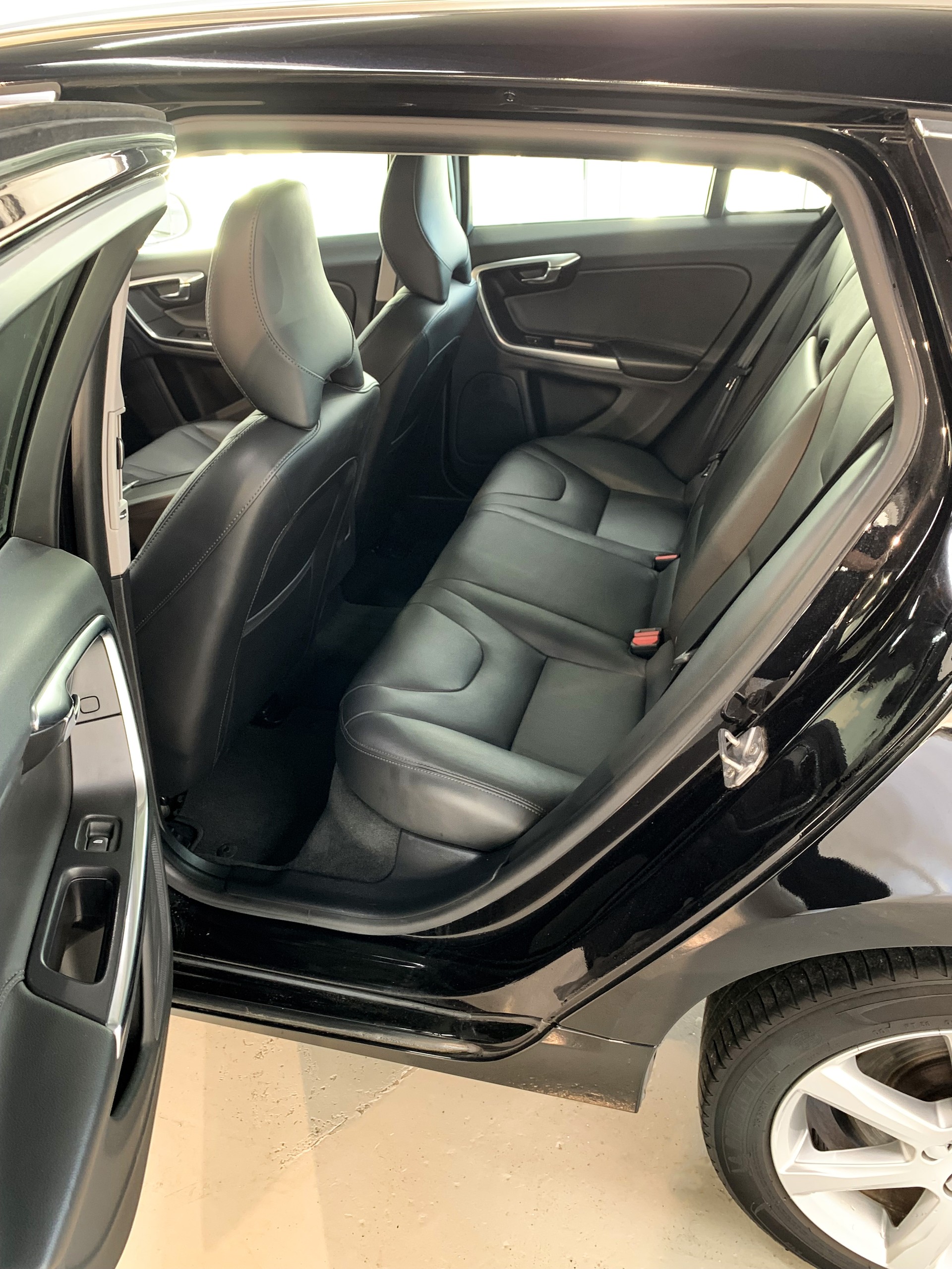 VOLVO V60 D3 Summum Geartronic-image-27
