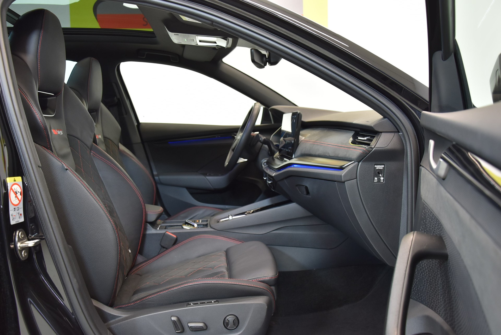 SKODA Octavia Combi 2.0 TSI DSG RS FACELIFT-image-3