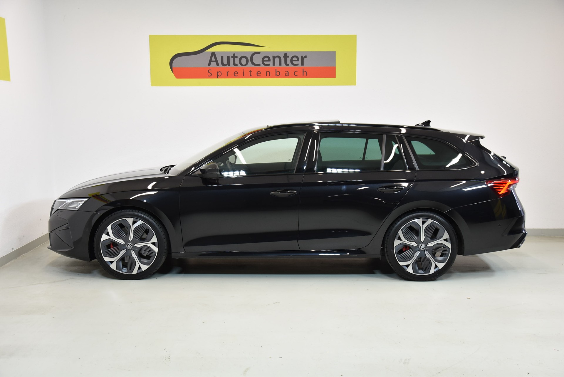 SKODA Octavia Combi 2.0 TSI DSG RS FACELIFT-image-13