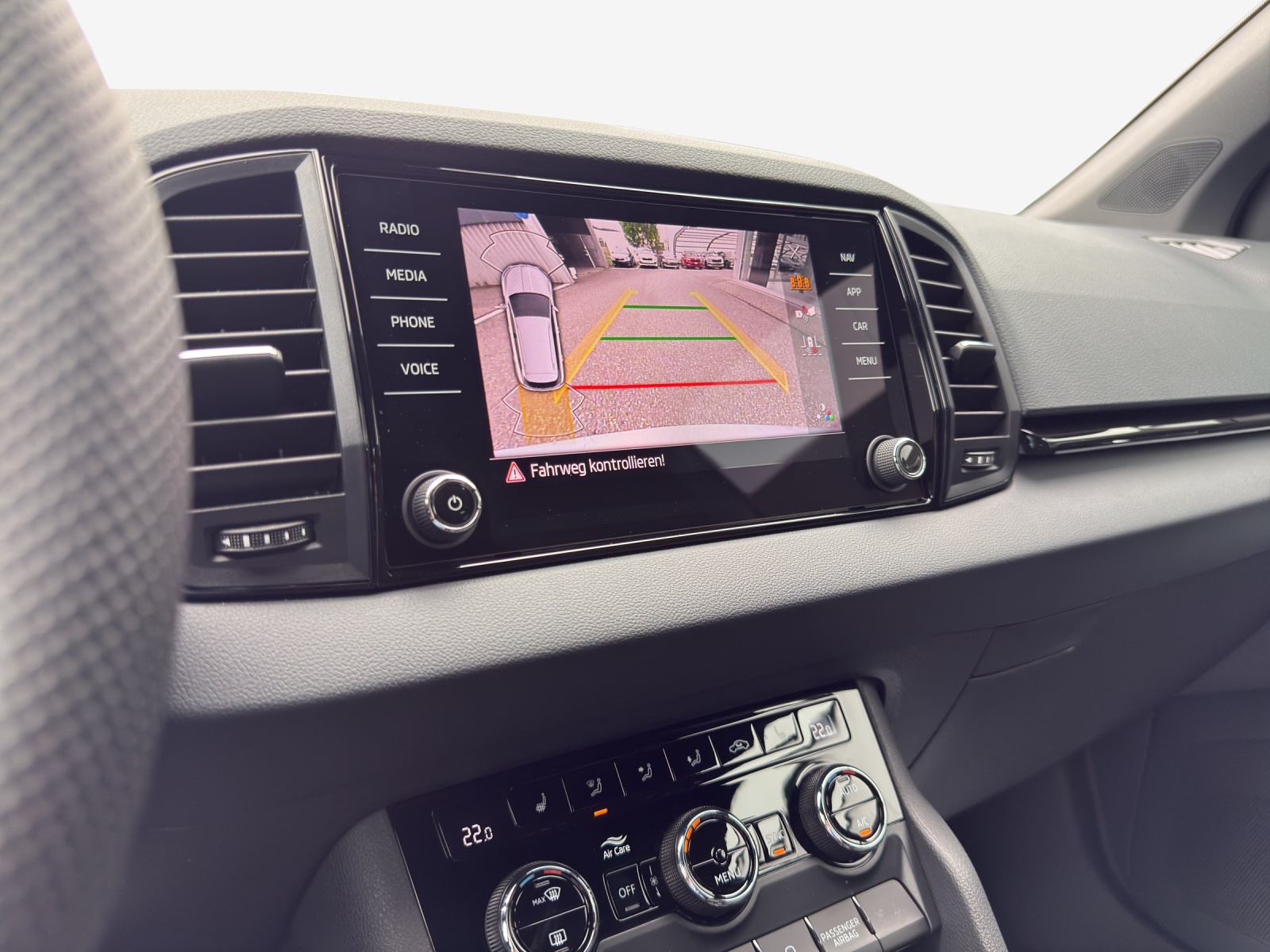 SKODA Karoq 2.0 TSI Dynamic Limited Edition 4x4 DSG-image-14