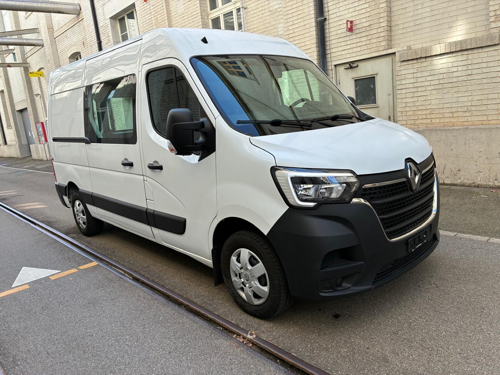 RENAULT Master T35 2.3dCi 135 L2H2