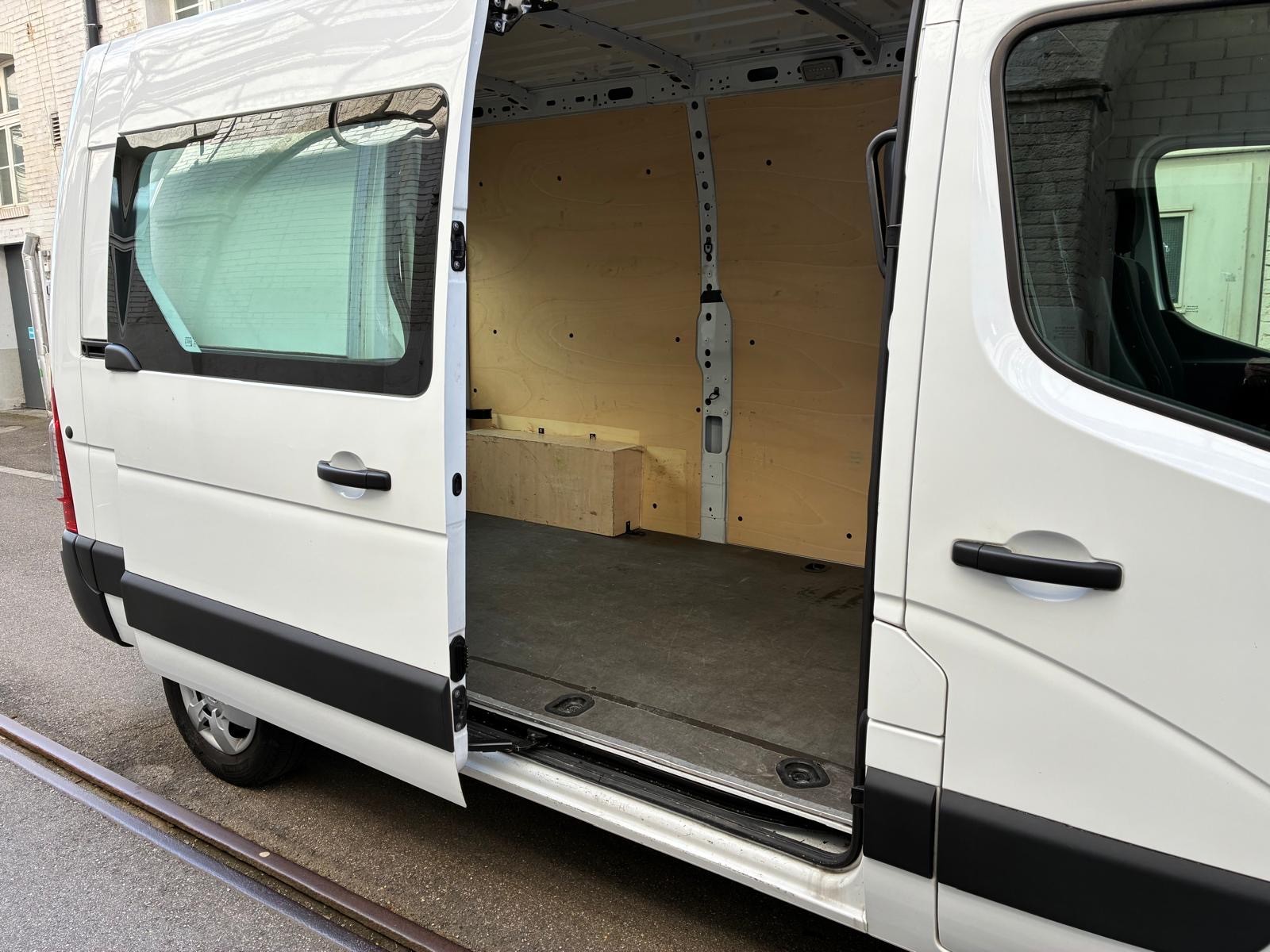 RENAULT Master T35 2.3dCi 135 L2H2-image-4