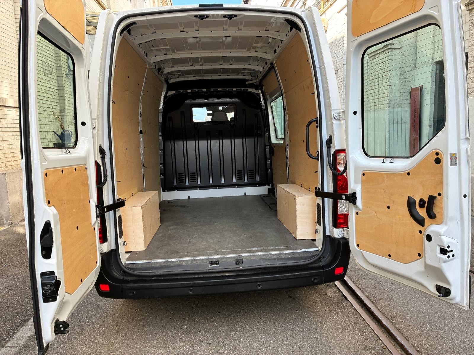 RENAULT Master T35 2.3dCi 135 L2H2-image-8