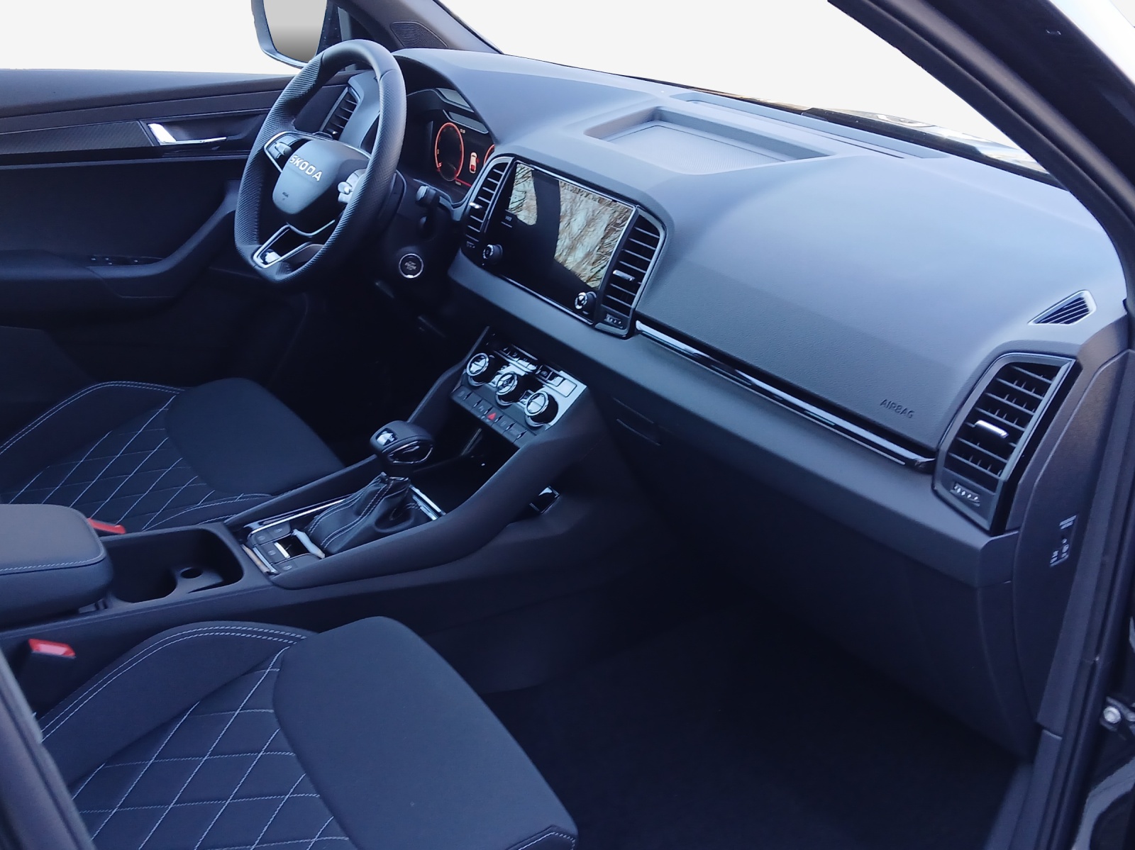 SKODA Karoq 2.0 TSI SportLine 4x4 DSG-image-13