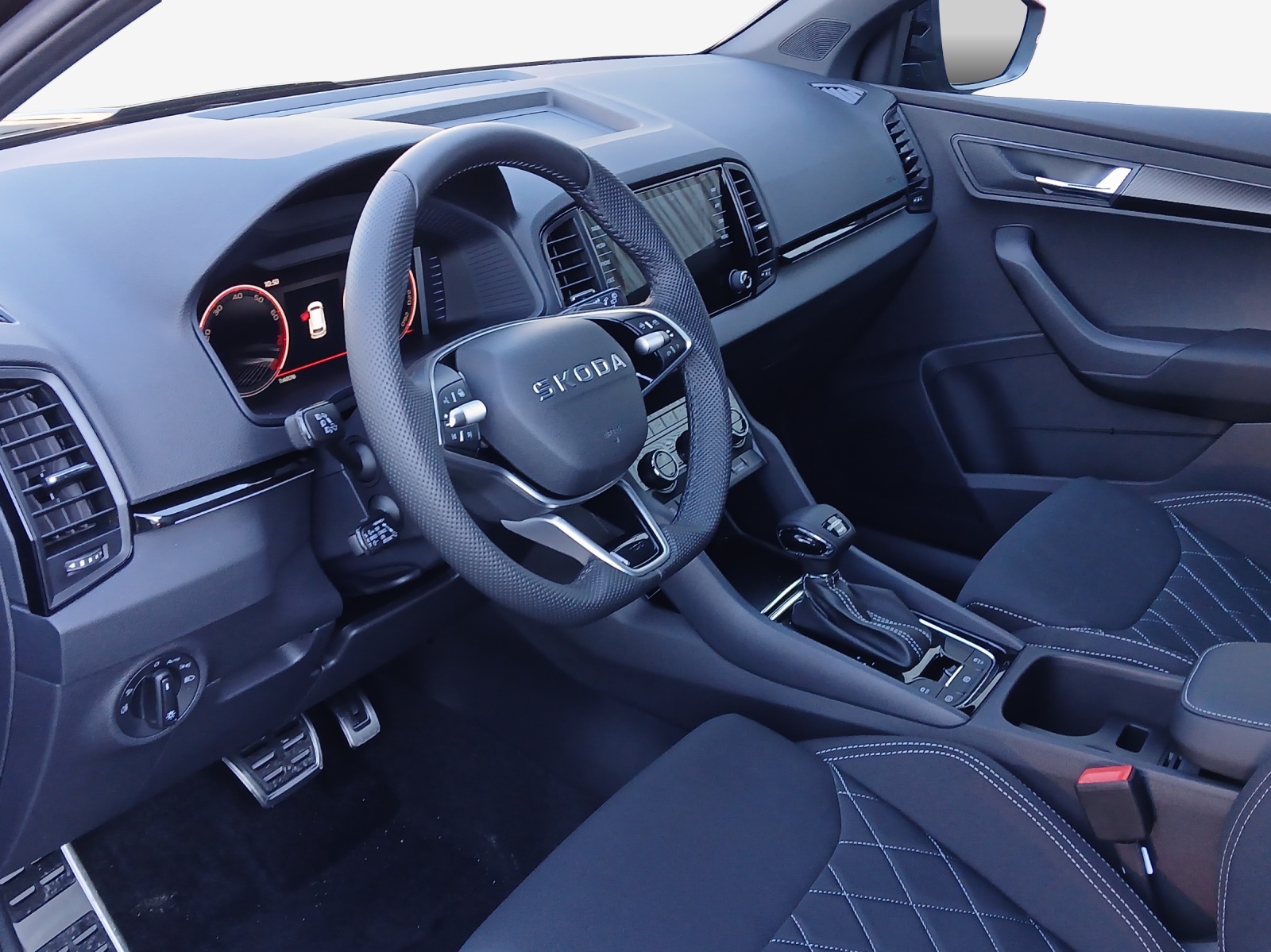 SKODA Karoq 2.0 TSI SportLine 4x4 DSG-image-14