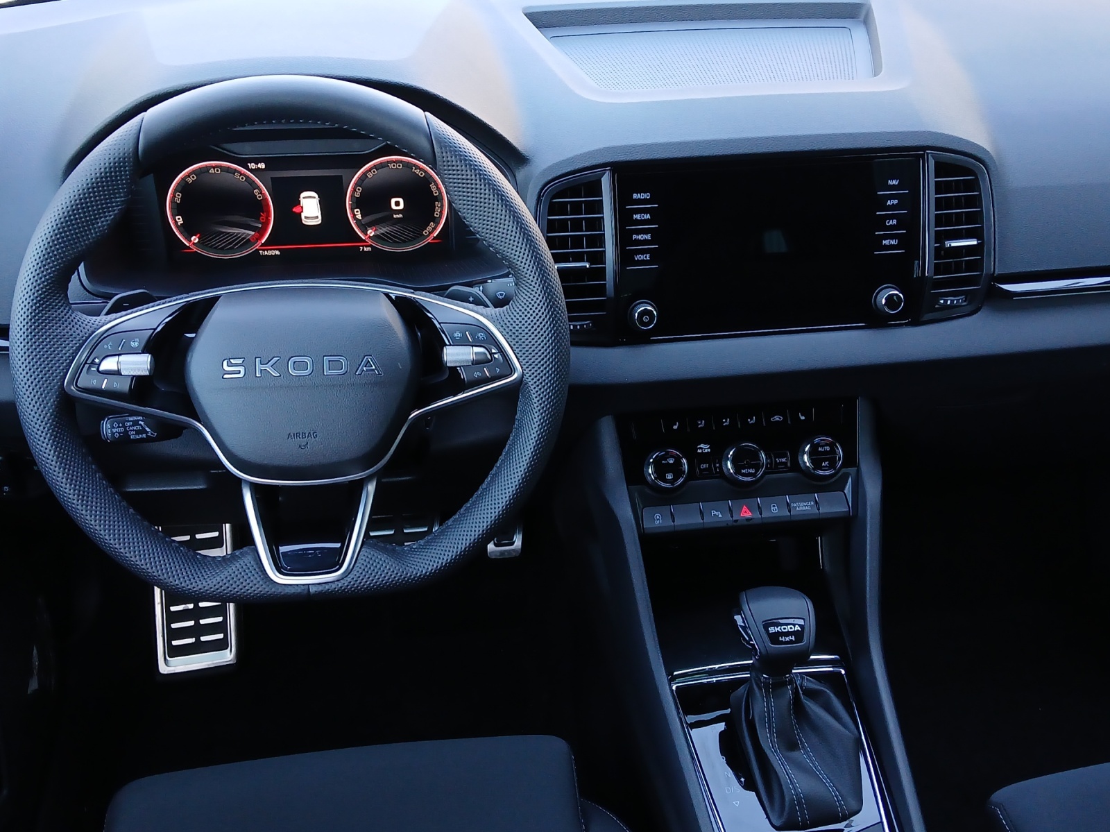 SKODA Karoq 2.0 TSI SportLine 4x4 DSG-image-8