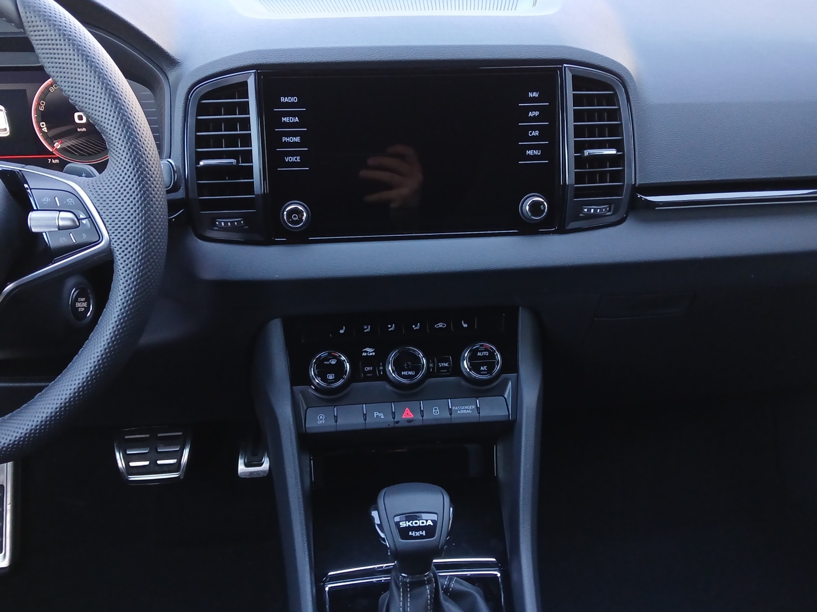 SKODA Karoq 2.0 TSI SportLine 4x4 DSG-image-10