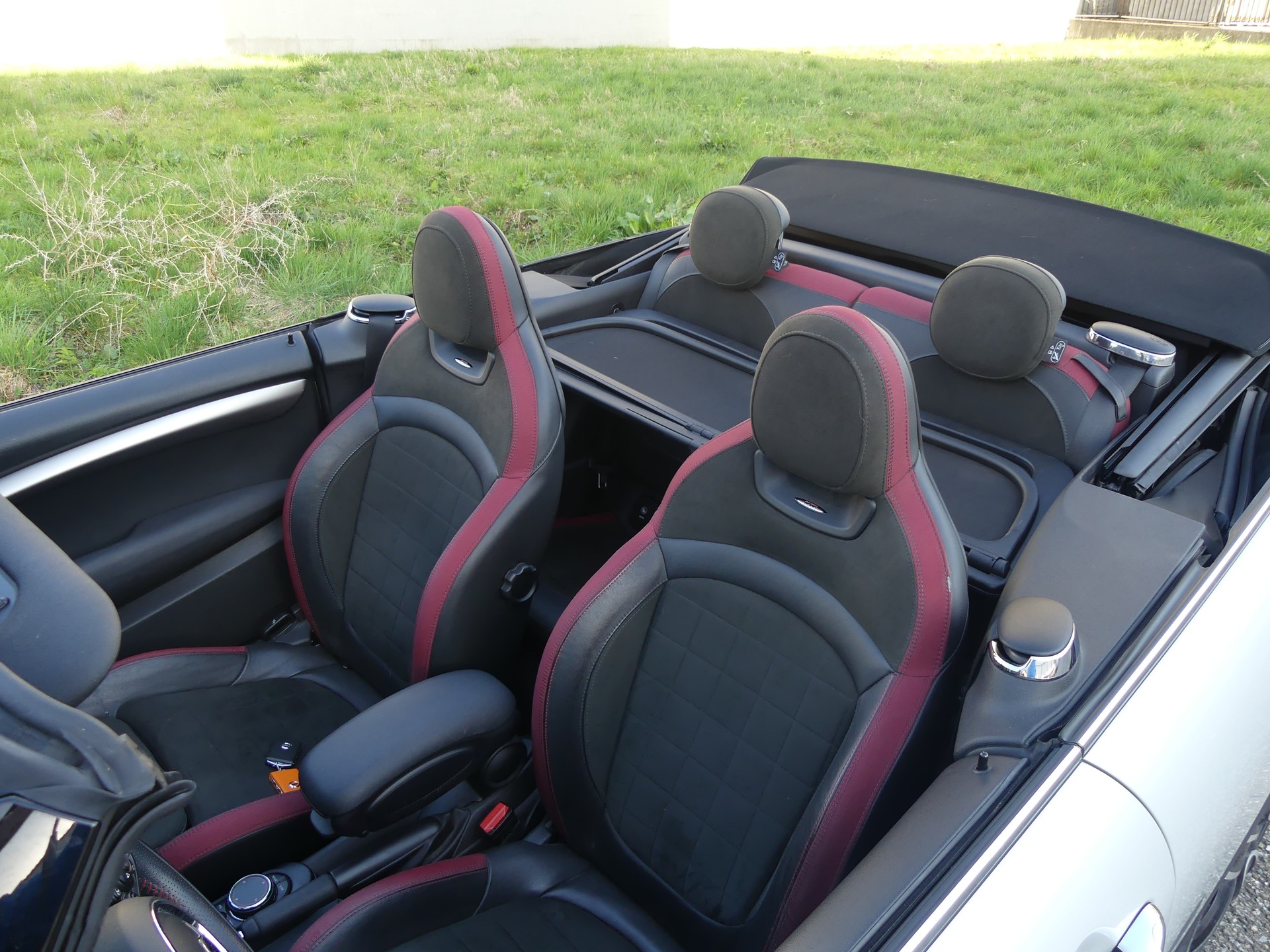 MINI Cooper JCW Cabriolet-image-4