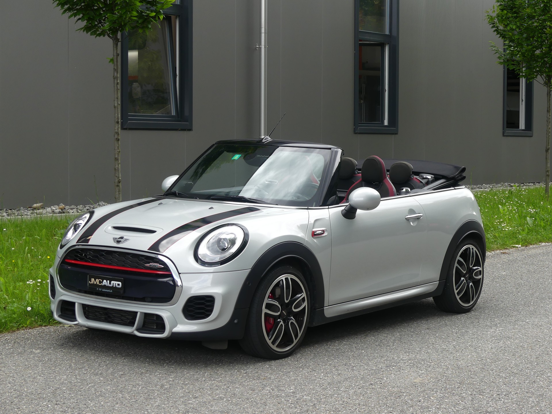 MINI Cooper JCW Cabriolet-image-3
