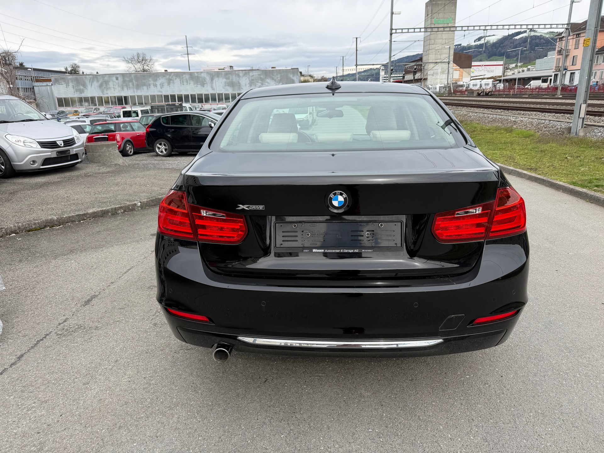 BMW 320d xDrive Luxury Line Steptronic-image-4