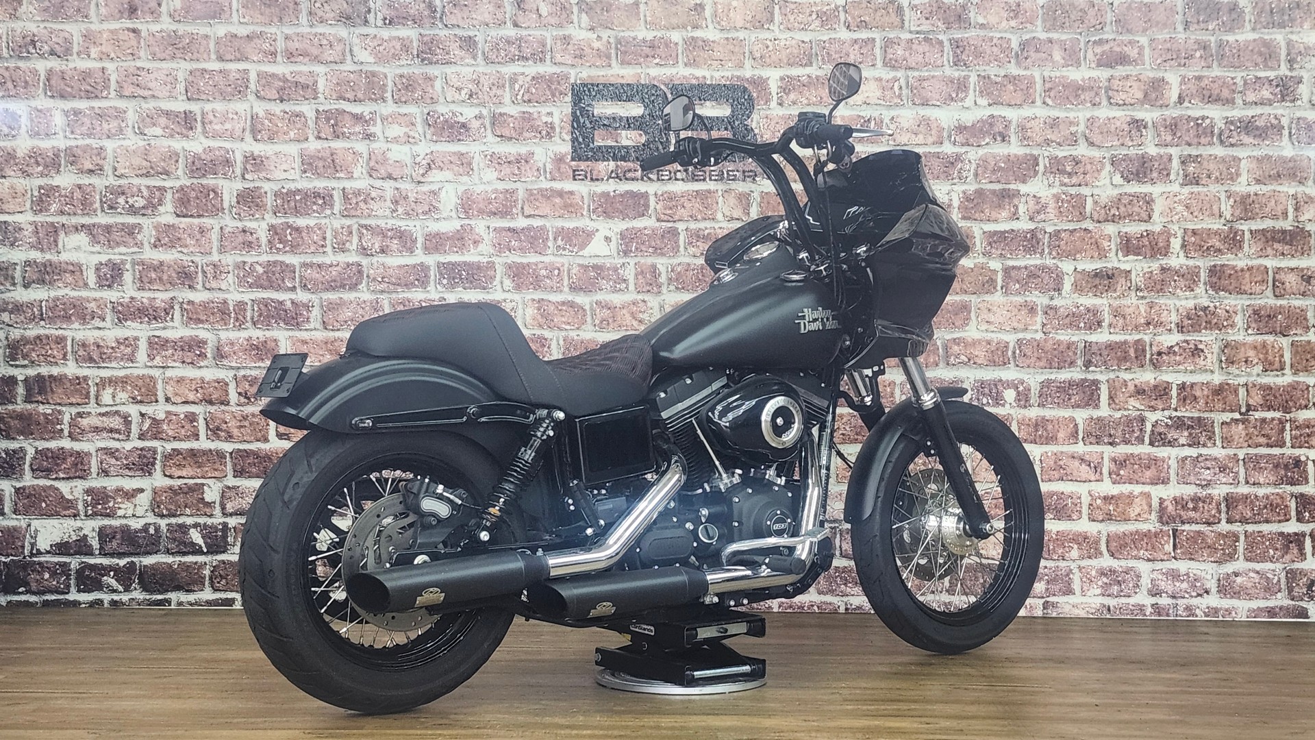 HARLEY-DAVIDSON Street Bob 35kW-showroom-element-2