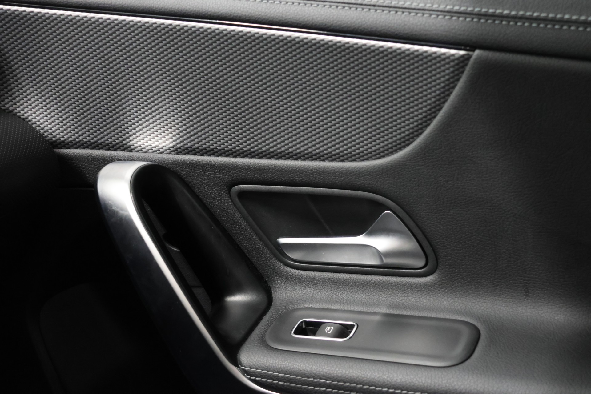 MERCEDES-BENZ CLA Shooting Brake 180 7G-DCT *Night-Paket* *Lederlenkrad* *Multifunktions Kamera*-image-22