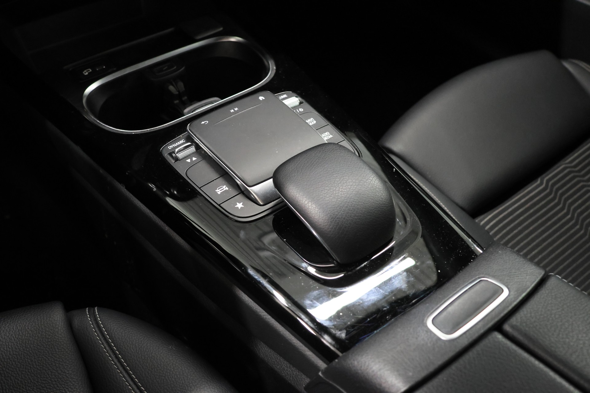 MERCEDES-BENZ CLA Shooting Brake 180 7G-DCT *Night-Paket* *Lederlenkrad* *Multifunktions Kamera*-image-20
