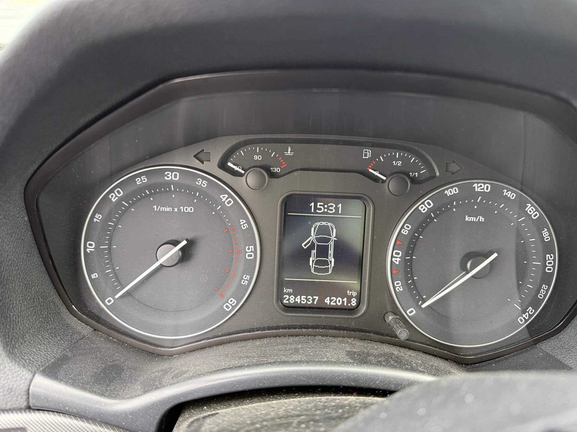 SKODA Octavia 2.0 TDI Adventure 4x4-image-7