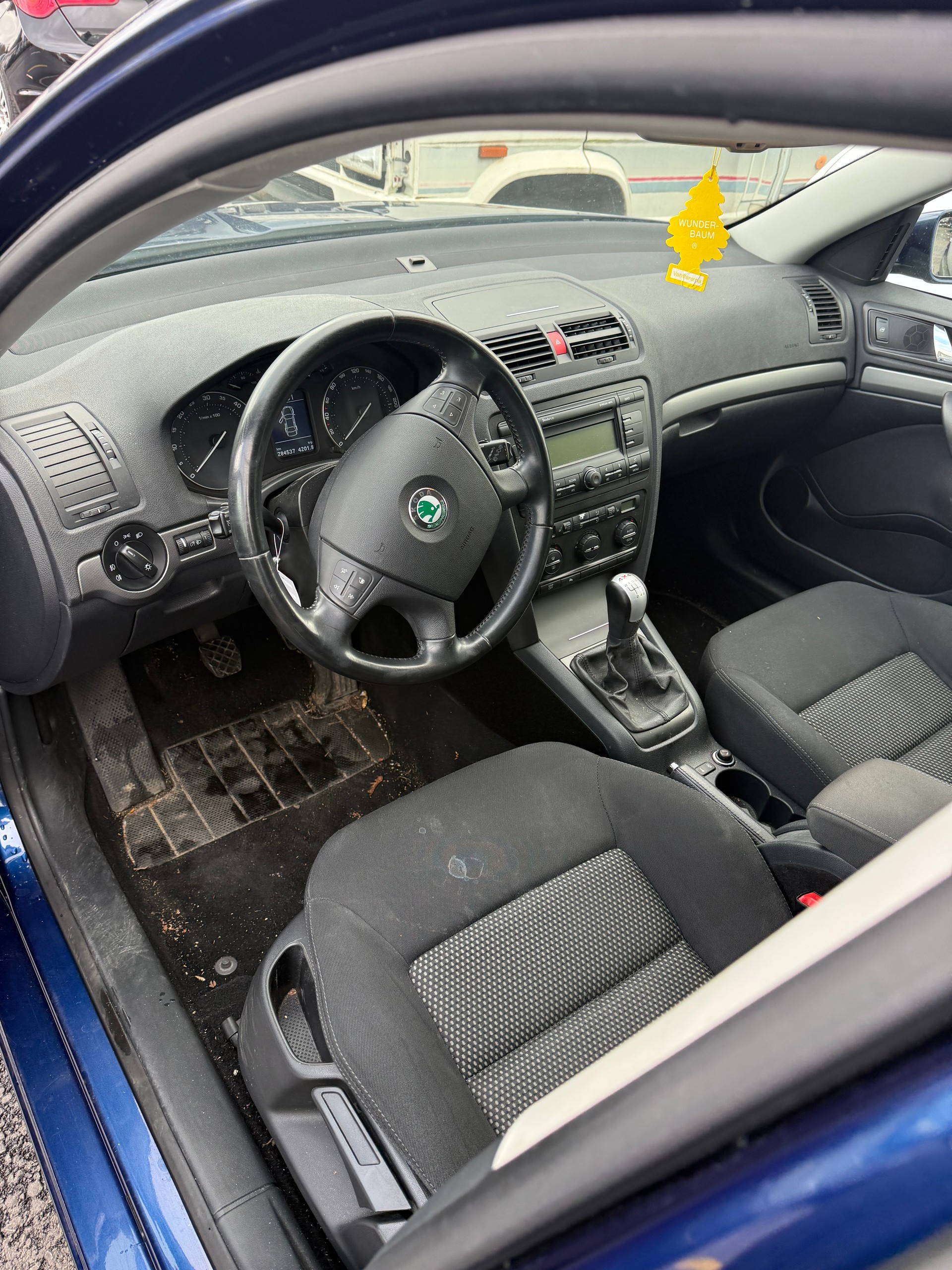 SKODA Octavia 2.0 TDI Adventure 4x4-image-5