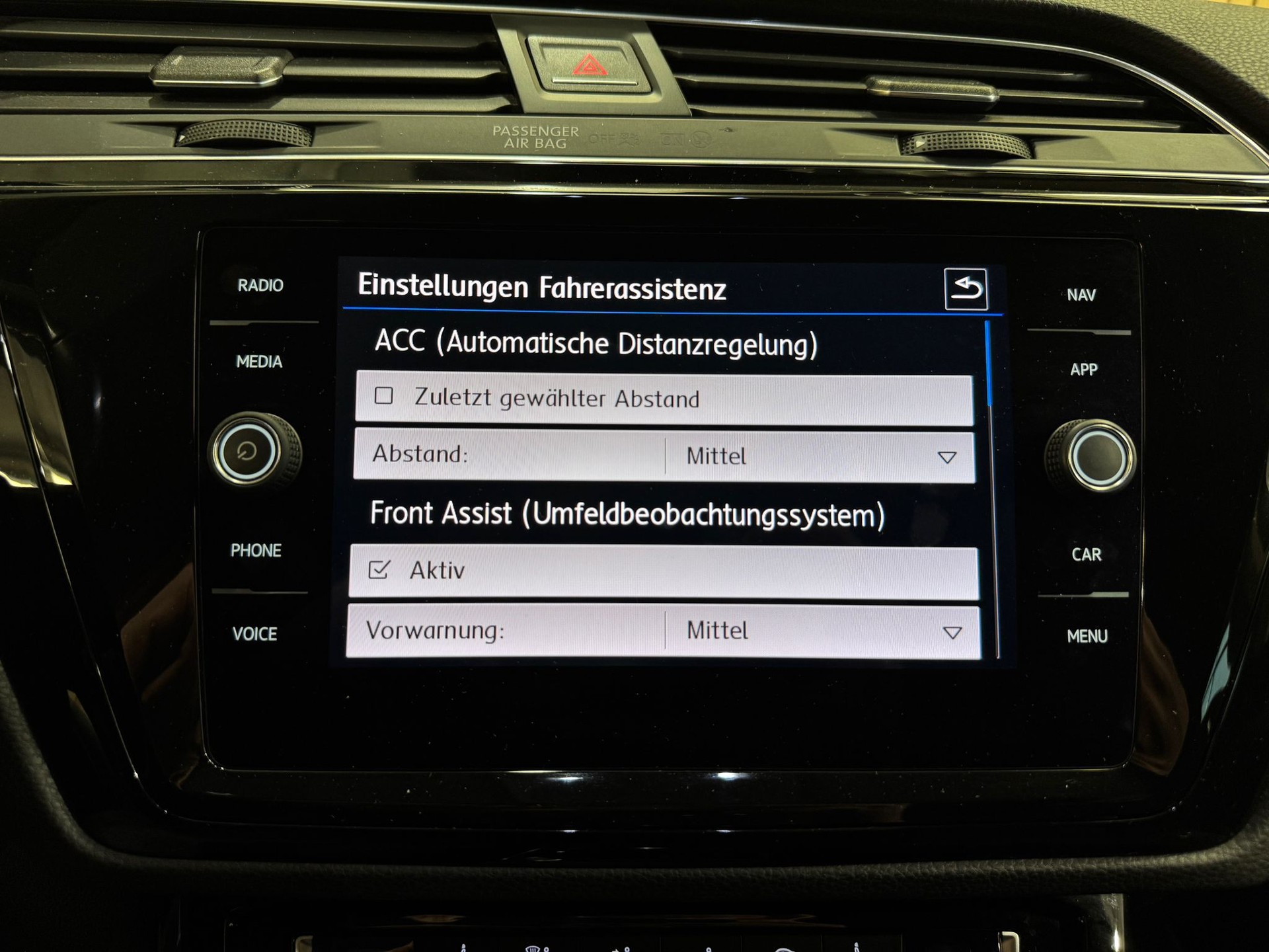 VW Touran 1.8 TSI BlueMotion Technology Highline DSG-image-16
