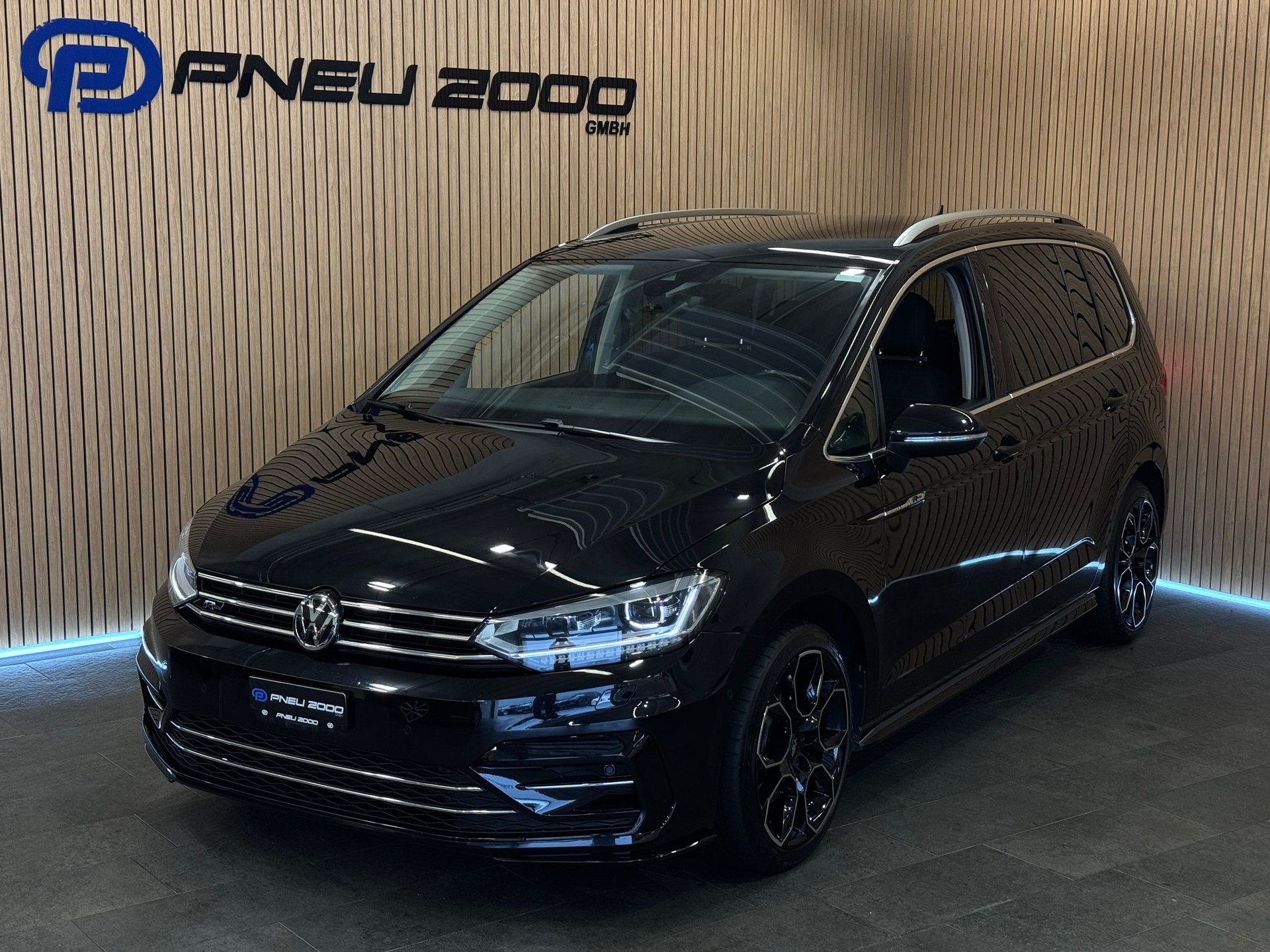 VW Touran 1.8 TSI BlueMotion Technology Highline DSG-image-0