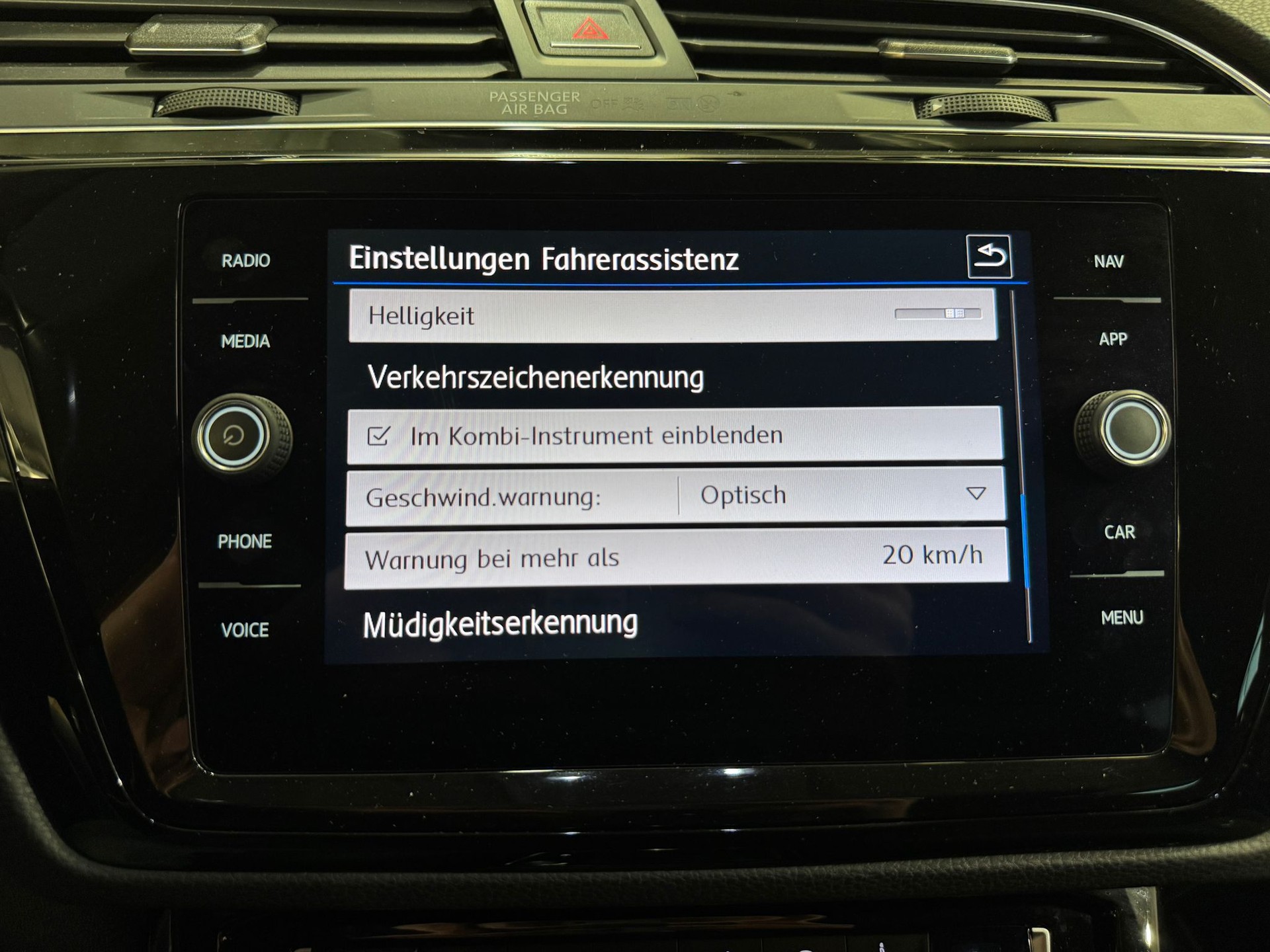 VW Touran 1.8 TSI BlueMotion Technology Highline DSG-image-17