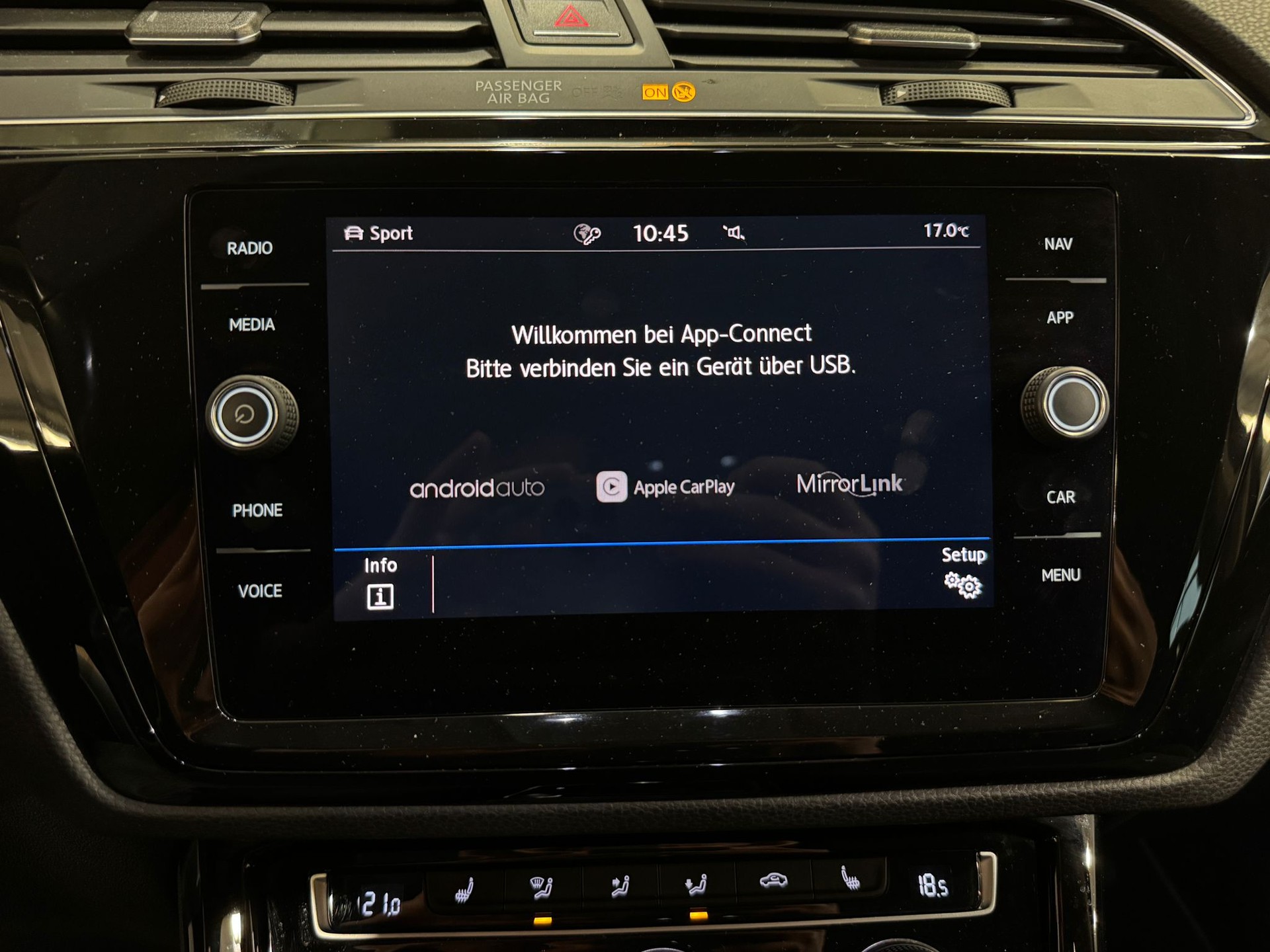 VW Touran 1.8 TSI BlueMotion Technology Highline DSG-image-15