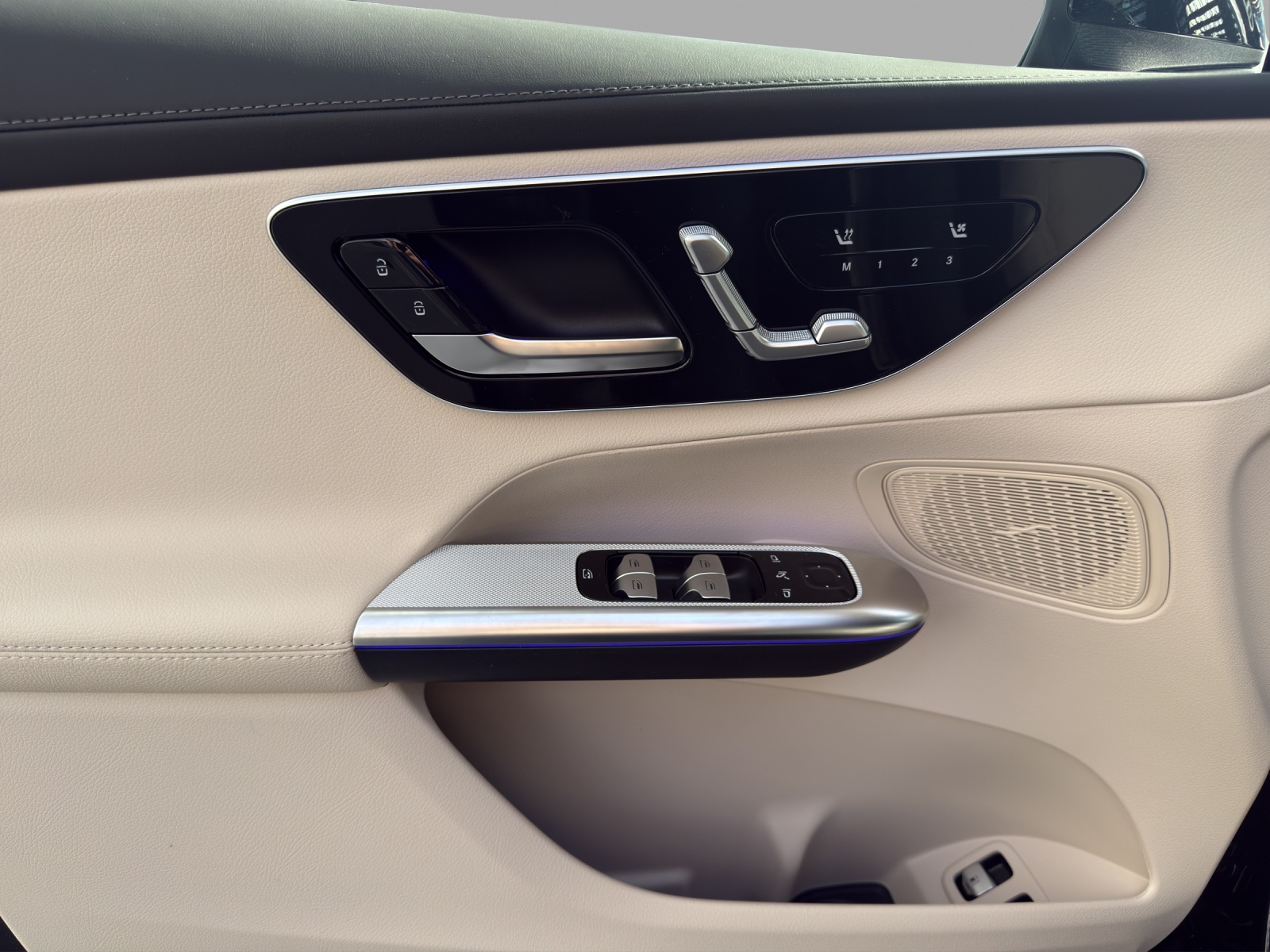 MERCEDES-BENZ GLC 400 e 4Matic EQ Star 9G-Tronic-image-11