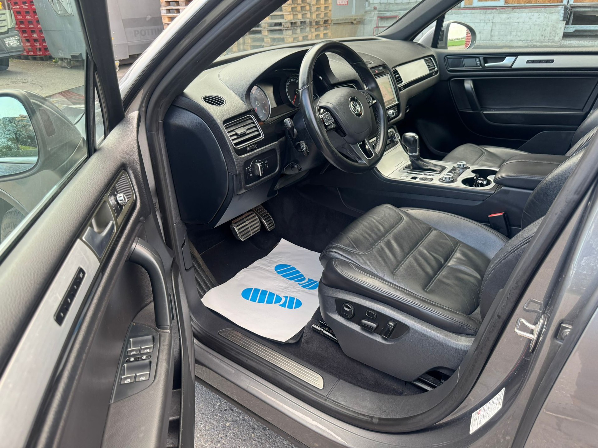 VW Touareg 3.0 TDI BlueMotion Technology Tiptronic-image-15