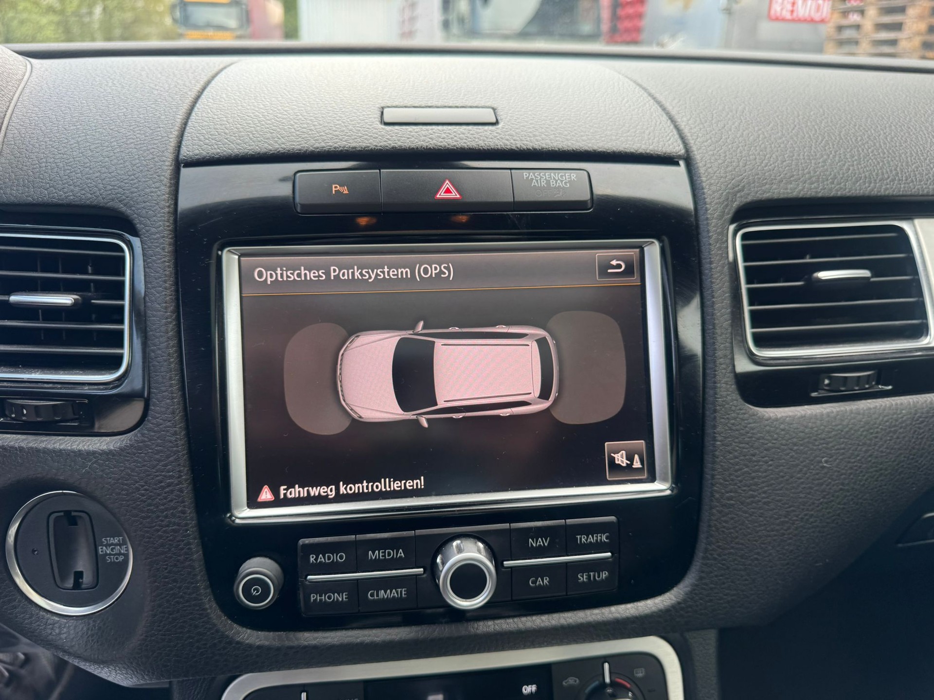 VW Touareg 3.0 TDI BlueMotion Technology Tiptronic-image-25