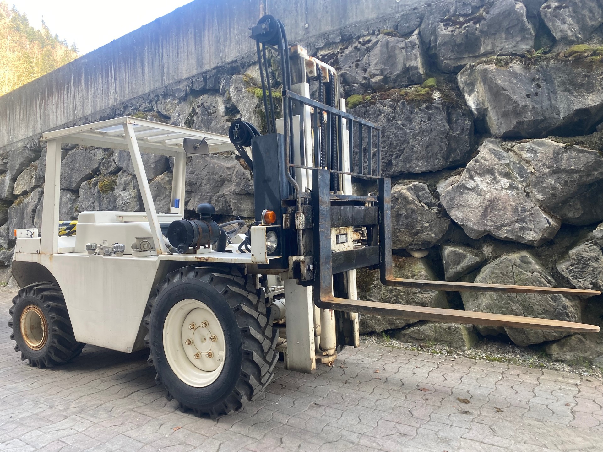 UNIMOG Manitou 4x4 Stapler-image-4