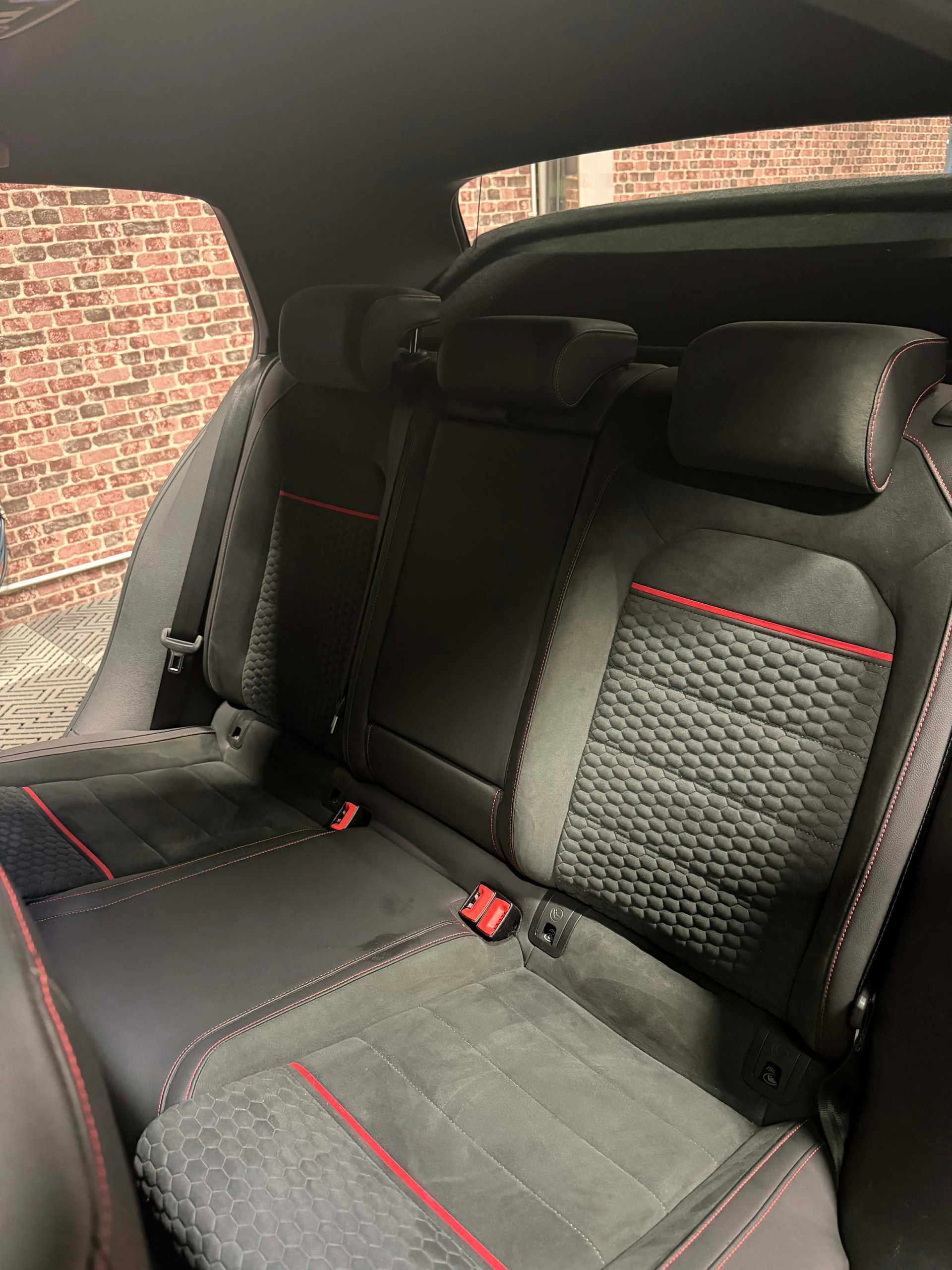 VW Golf 2.0 TSI GTI Performance DSG-image-10