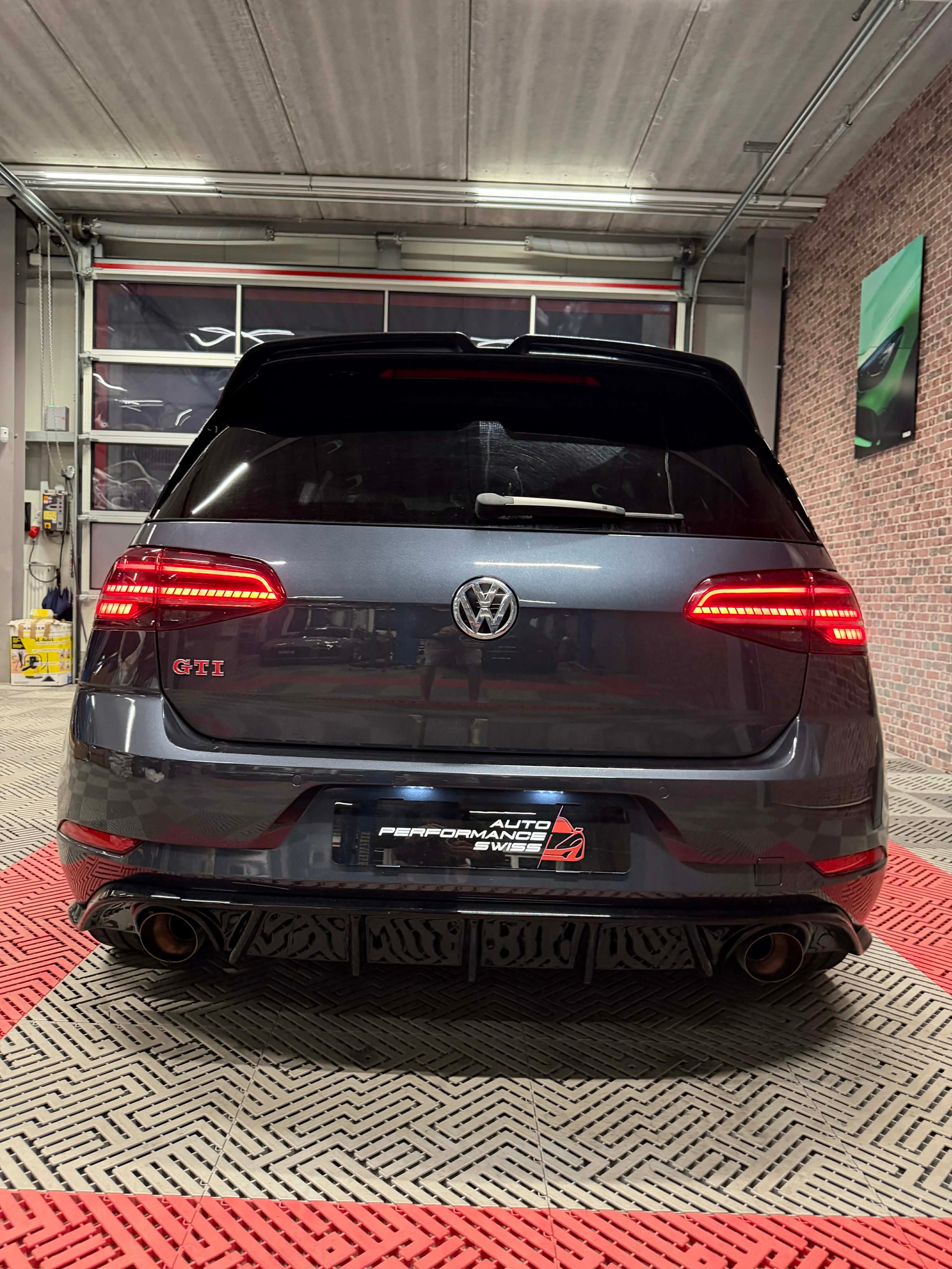 VW Golf 2.0 TSI GTI Performance DSG-image-3