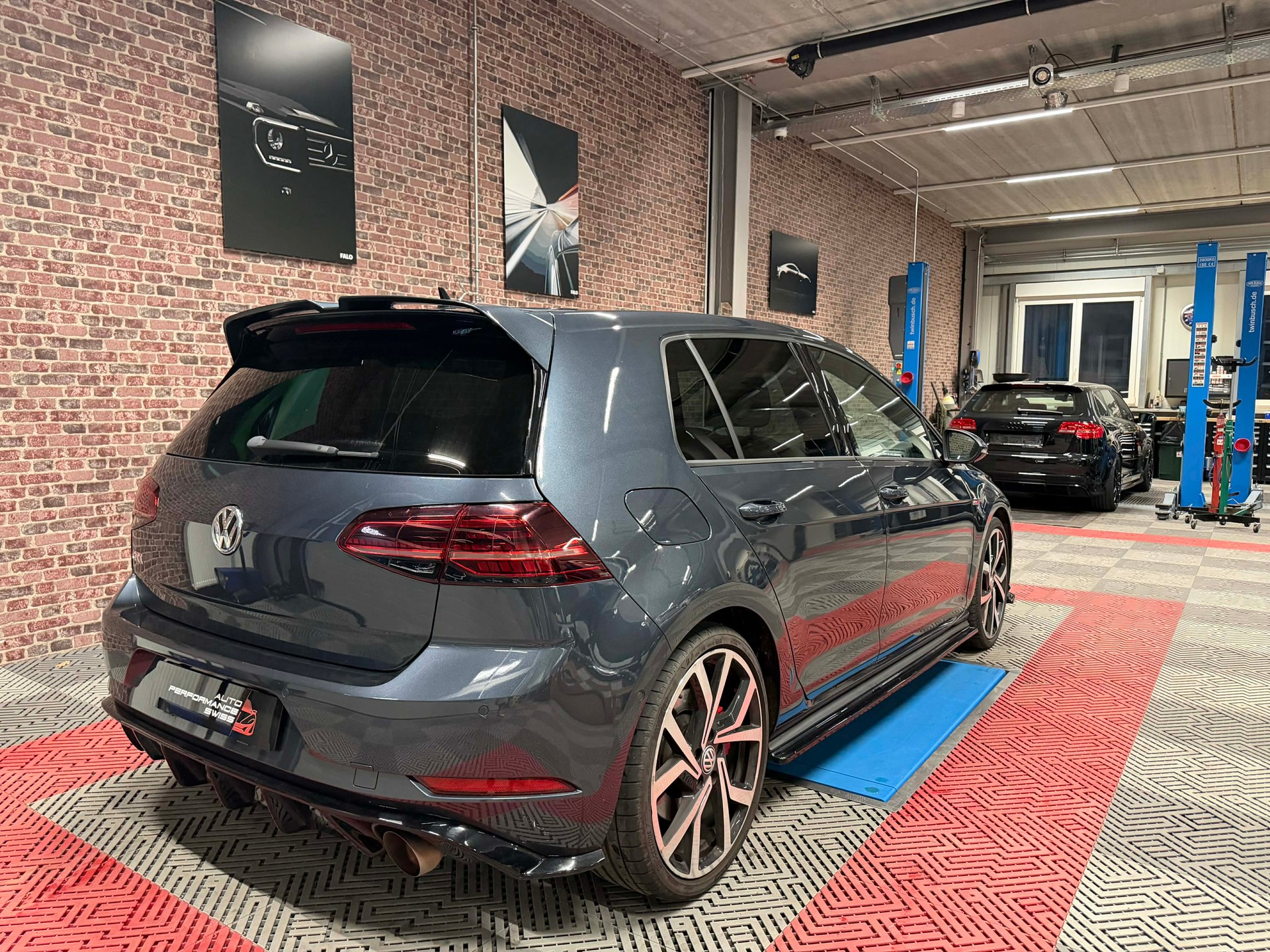VW Golf 2.0 TSI GTI Performance DSG-image-4