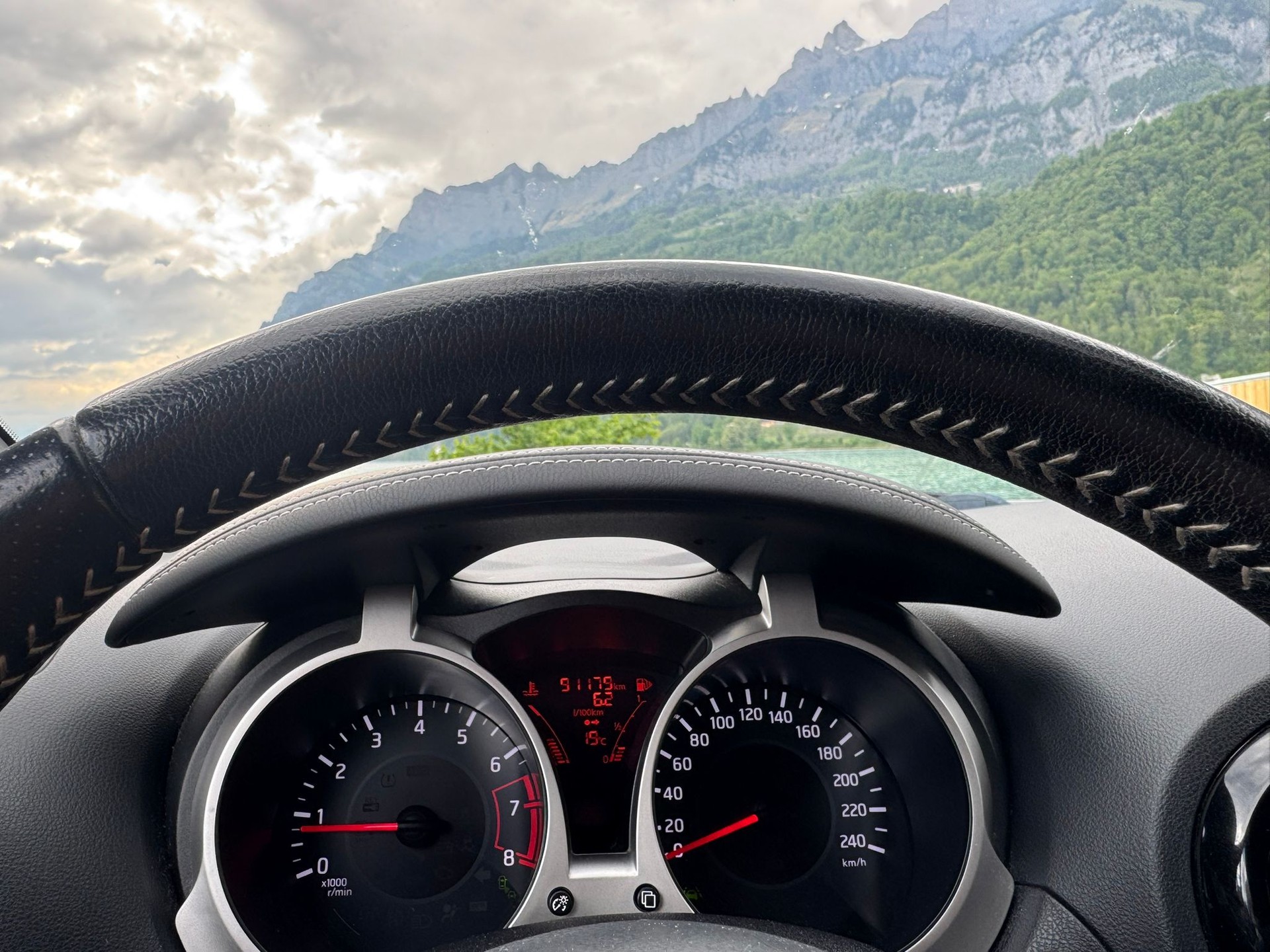 NISSAN Juke 1.6 DIG-T tekna-image-18