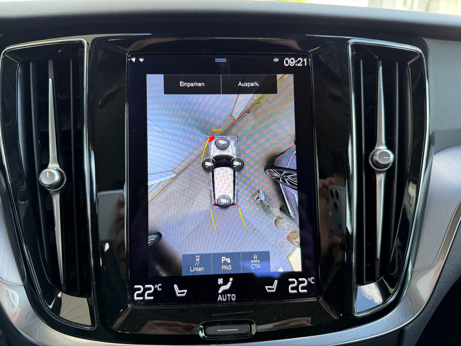 VOLVO V60 T6 eAWD Momentum Geartronic-image-19