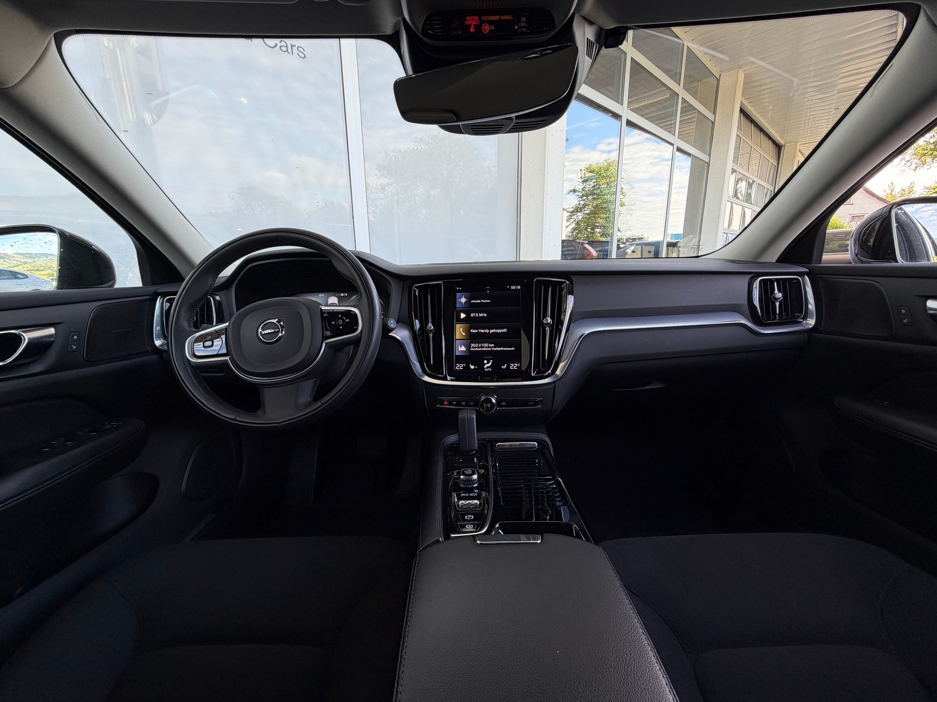VOLVO V60 T6 eAWD Momentum Geartronic-image-7