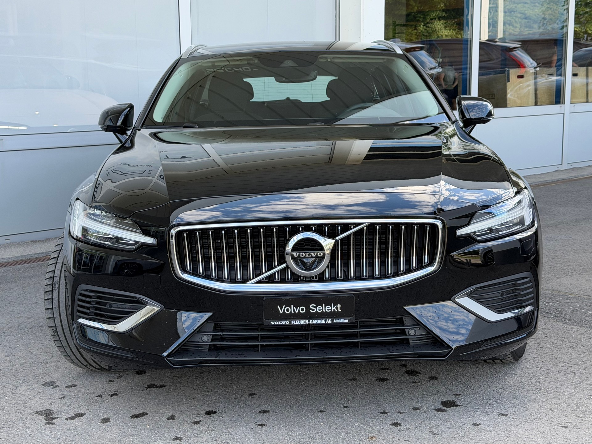 VOLVO V60 T6 eAWD Momentum Geartronic-image-25