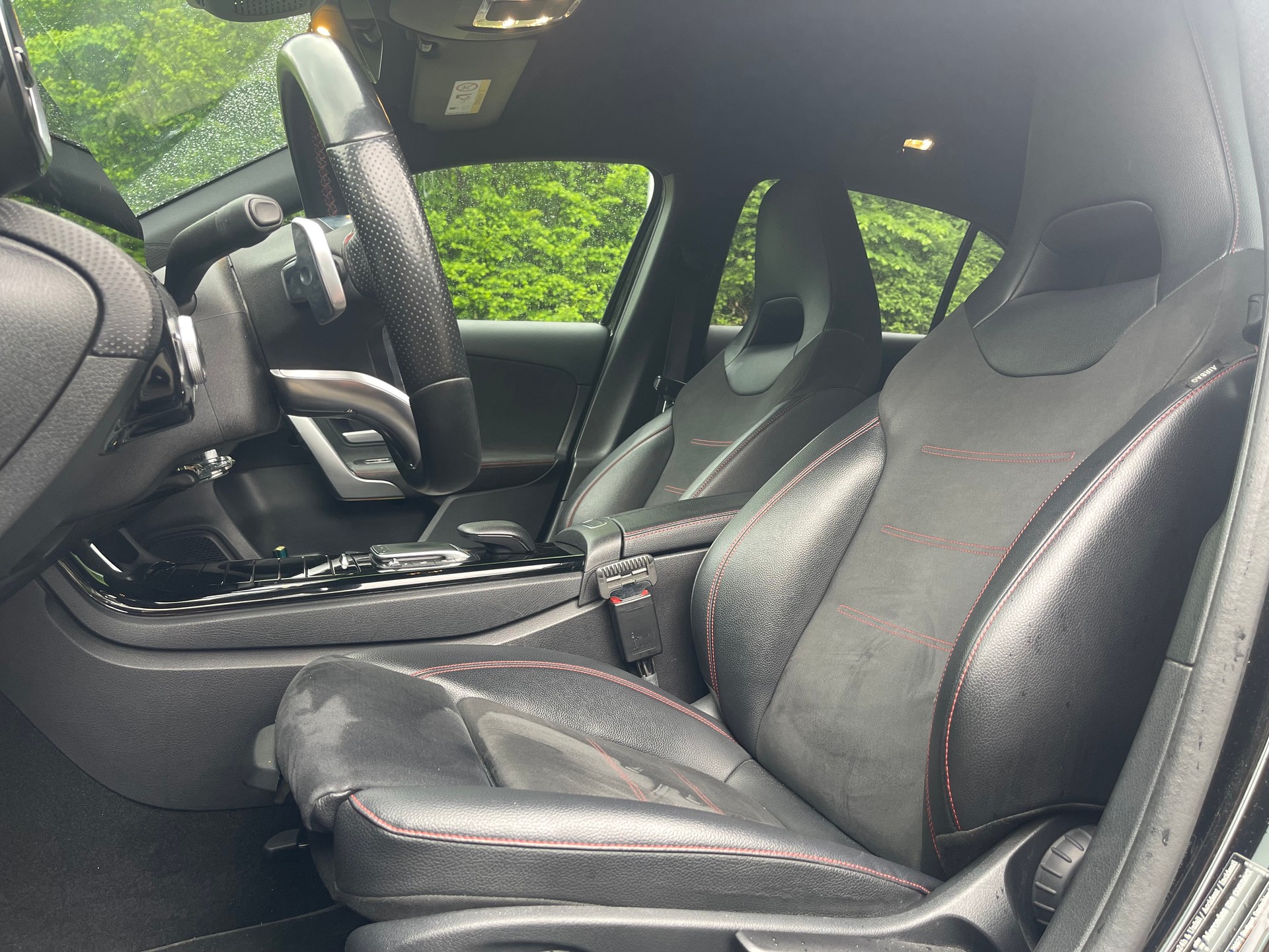 MERCEDES-BENZ A 180 AMG Line 7G-DCT-image-9