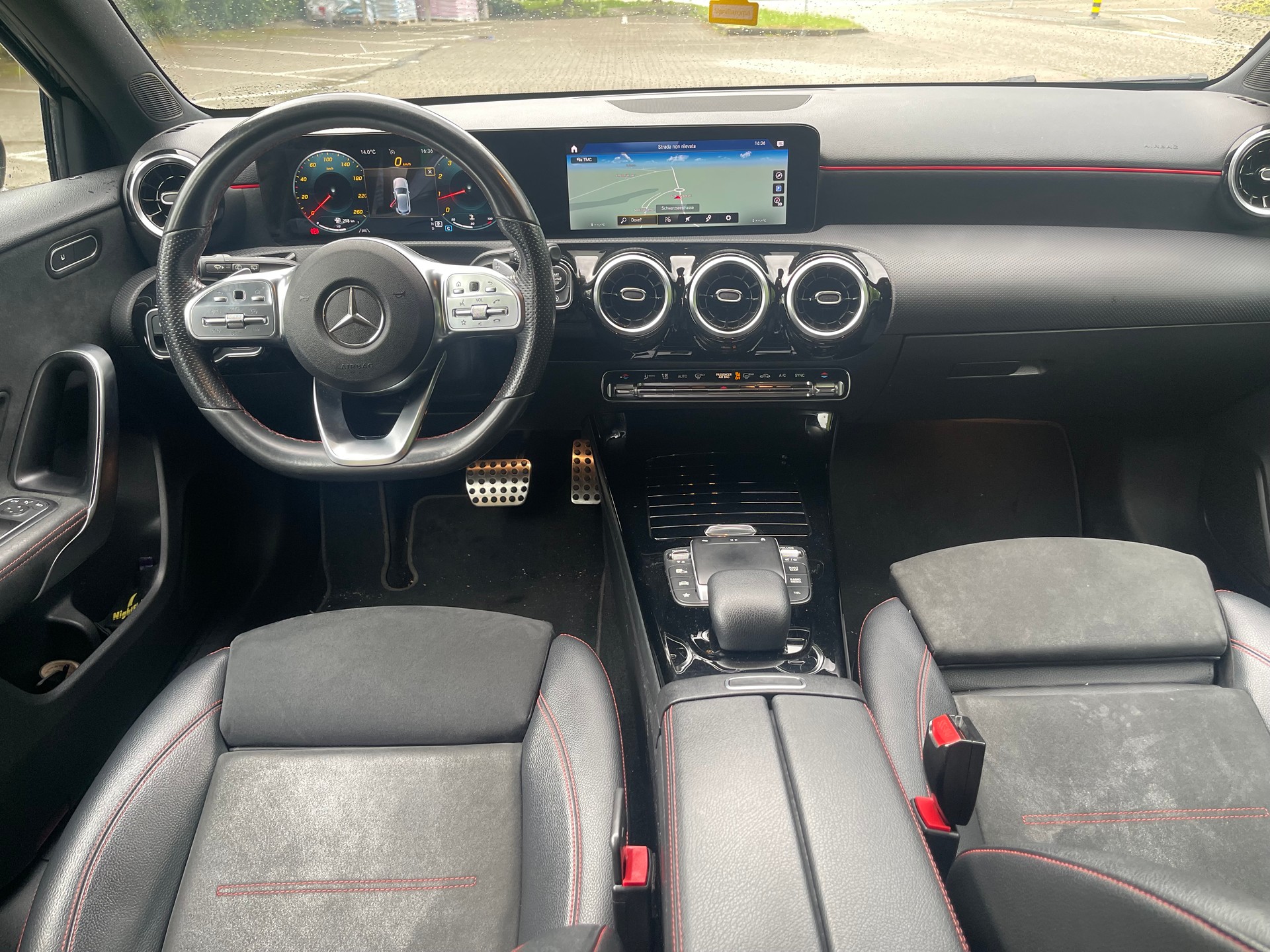 MERCEDES-BENZ A 180 AMG Line 7G-DCT-image-10