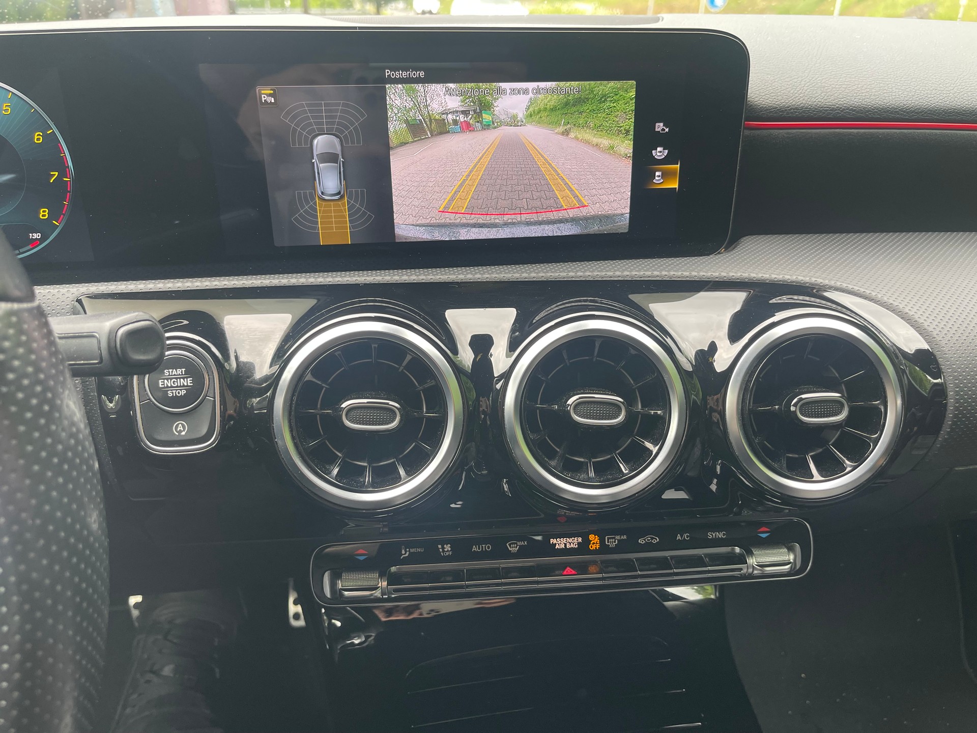 MERCEDES-BENZ A 180 AMG Line 7G-DCT-image-11