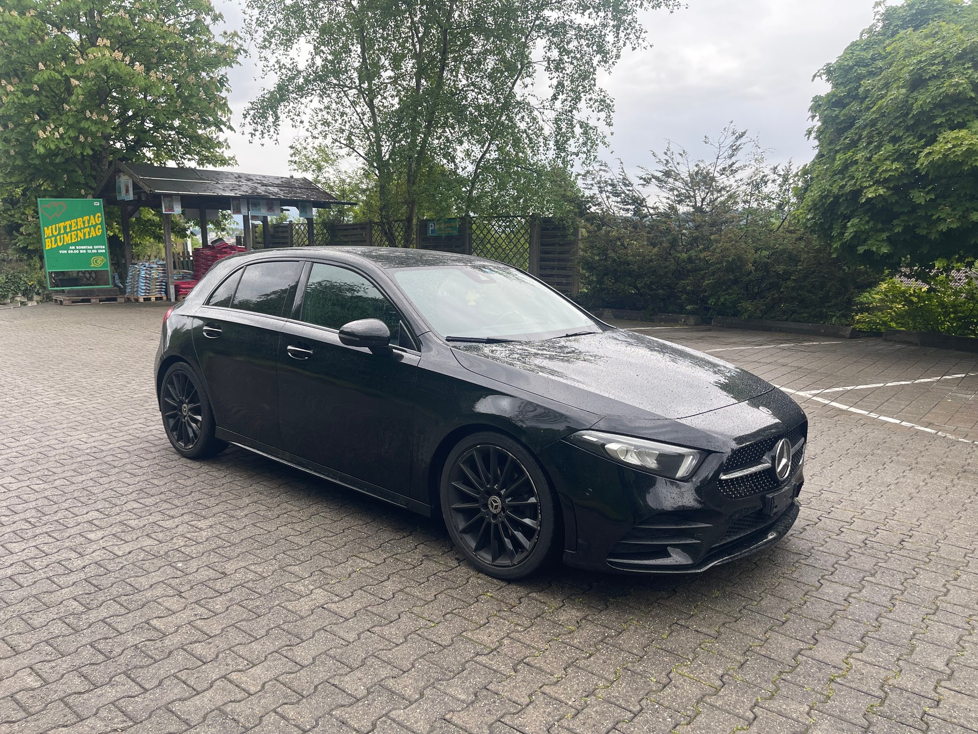 MERCEDES-BENZ A 180 AMG Line 7G-DCT-image-2