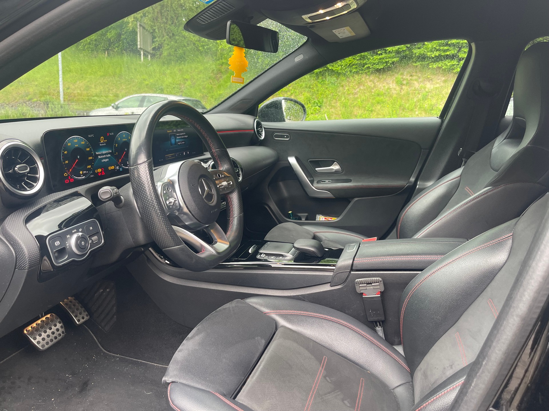 MERCEDES-BENZ A 180 AMG Line 7G-DCT-image-8