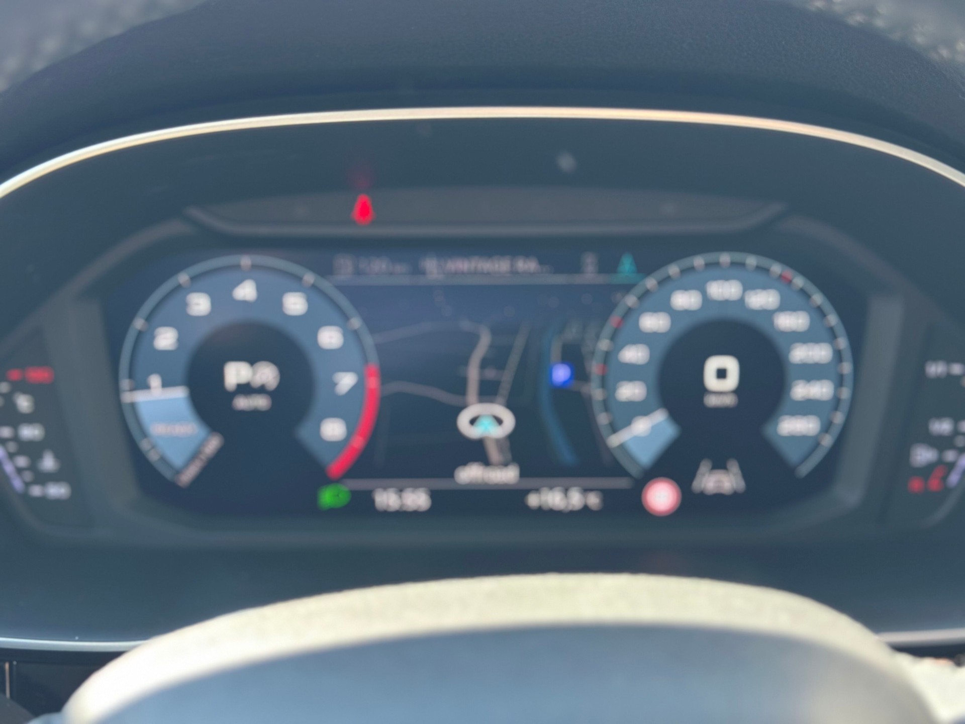 AUDI Q3 40 TFSI quattro S-tronic-image-13